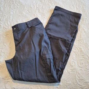 Duluth Trading Co women's 18 x 33 Dry on the Fly Bootcut Cargo pants, VGUC